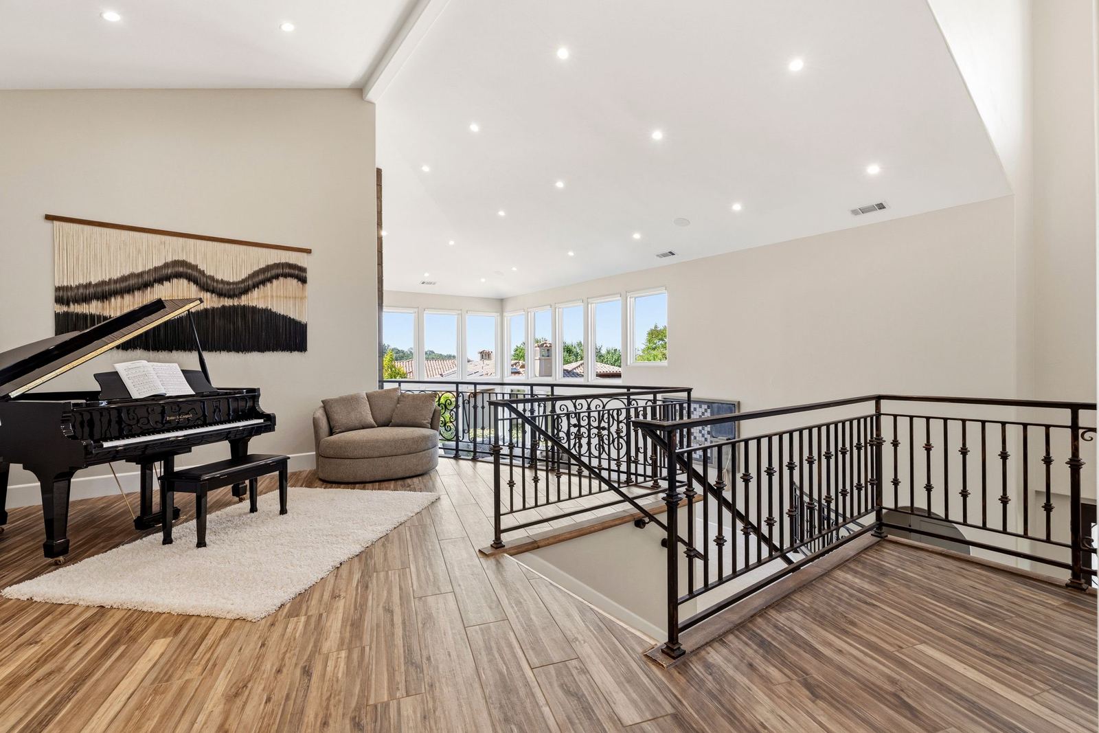 Piano lounge