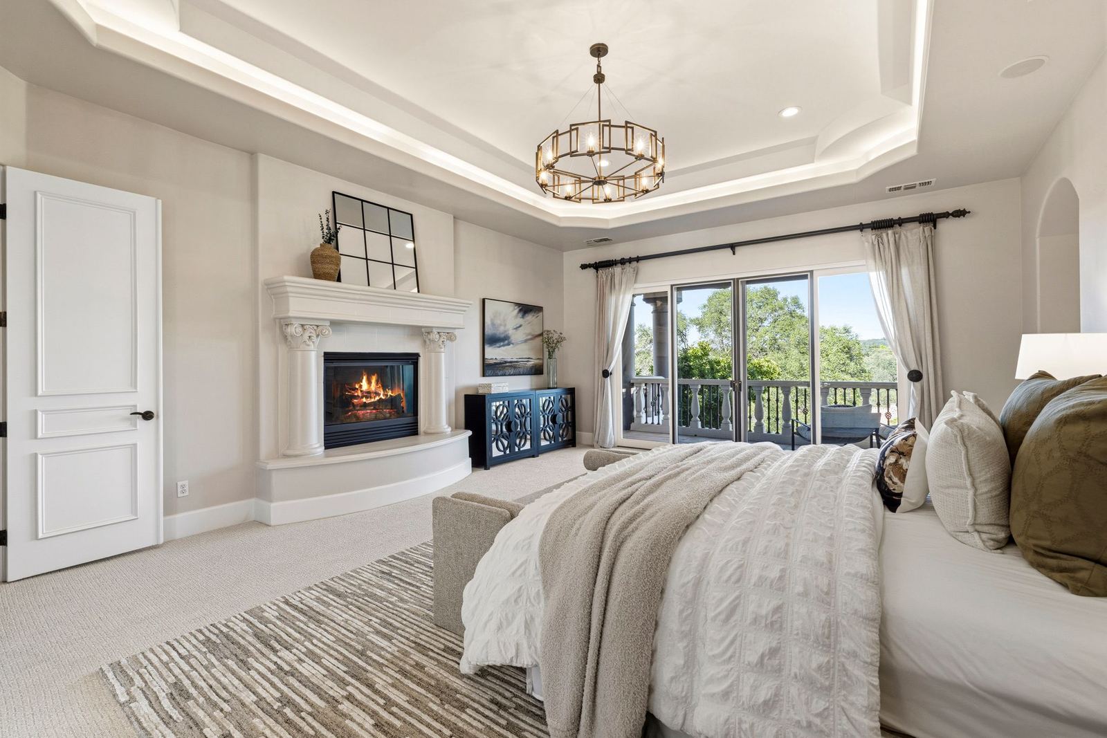 Suite fireplace